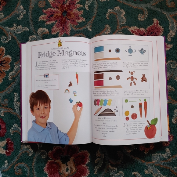 365 Things To Make and Do Book for Kids - Picture 6 of 11